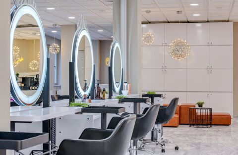   Lyon 7 - Salon de coiffure et concept store mode et accessoires 