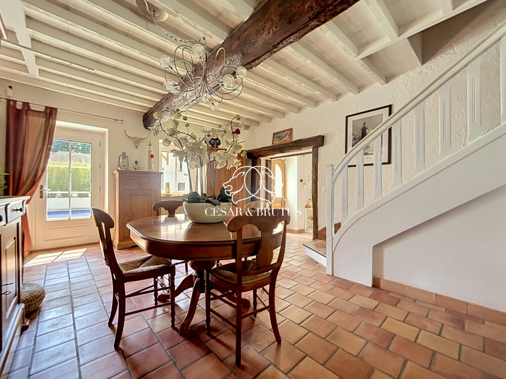 Vente Maison À VENDRE – Maison de Caractère Rénovée – Piscine & Dépe Bourgoin-jallieu