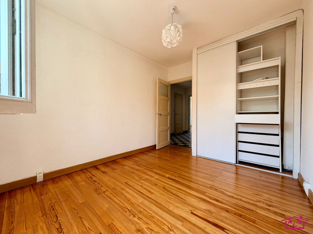 EUROPOLE APPARTEMENT F2 TRAVERSANT AVEC GRAND BALCON
