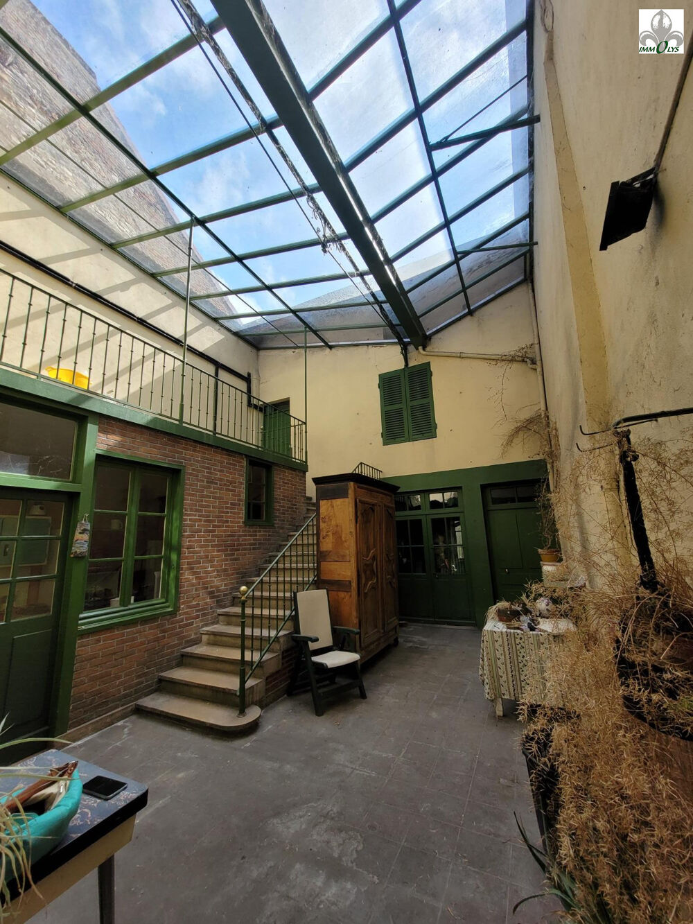 Vaste maison de ville à rénover