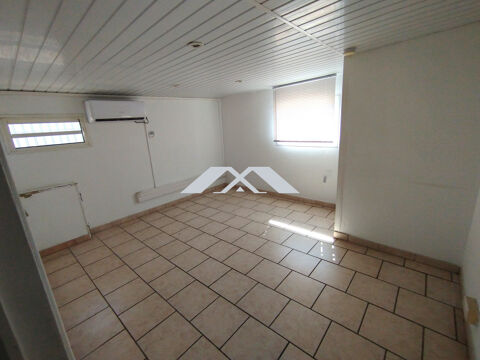   Local Professionnel 83 m² en ZA Cambaie Saint-Paul avec Showroo 