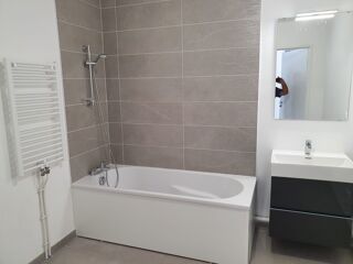  Appartement à louer 2 pièces 53 m²