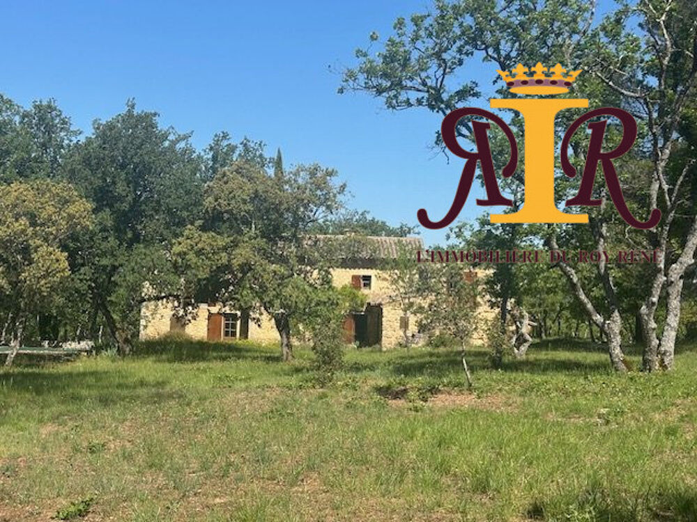 Bonnieux, superbe mas provençal en pierres avec piscine sur pr?