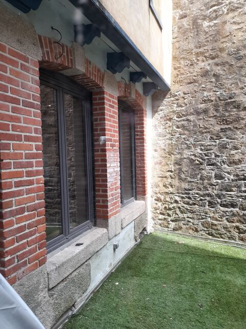 A VENDRE - VANNES CENTRE - Local commercial 160 m&sup2; environ 482750 56000 Vannes