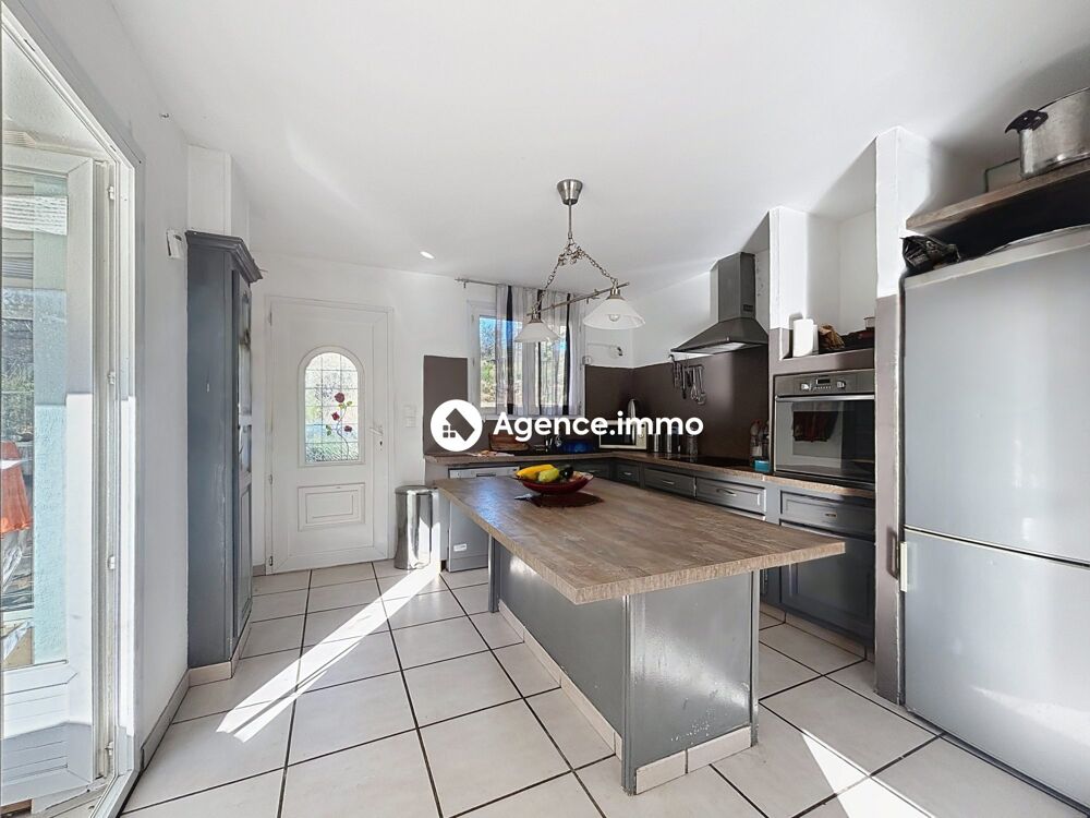 Vente Maison Maison avec belle vue et du terrain. Sainte-anastasie-sur-issole