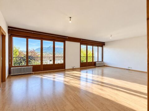   EXCLUSIVITÉ – Beau T4 avec vue dégagée et piscine ! Appartement - 4 pièce(s) - 96 m²
