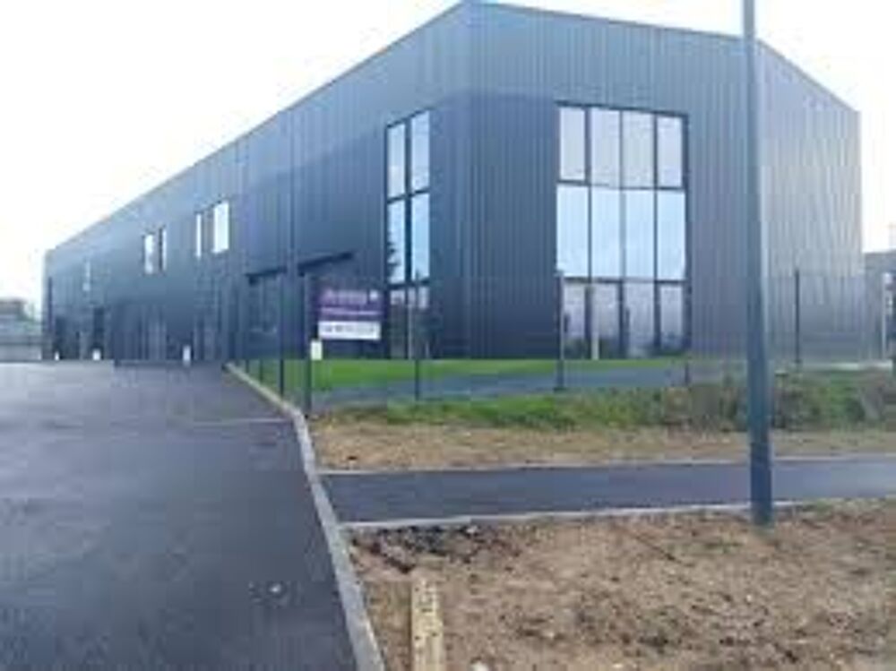   Vannes Est - A louer Local d'activité de 210 m² environ 