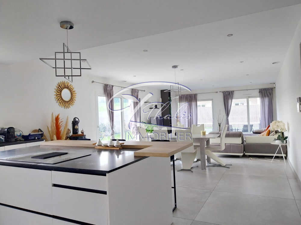 Maison 5 pièces 168 m² · à Montussan · 168 m² · 597 000 €