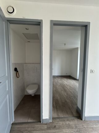  Appartement à louer 2 pièces 32 m²