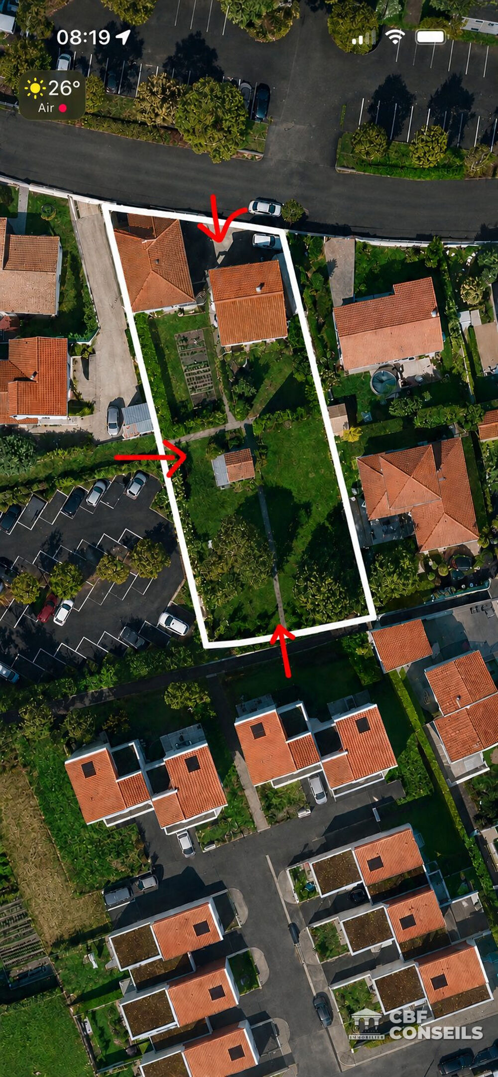 Ensemble immobillier: 2 maisons et grand terrain