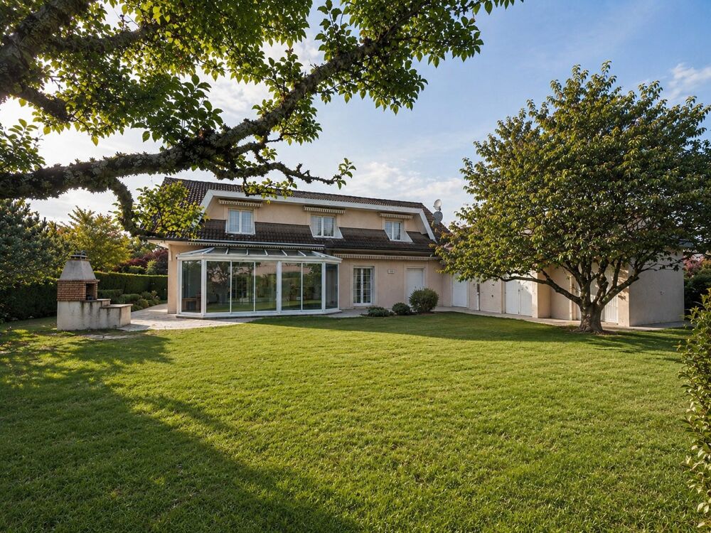 Maison 8 pièces 239 m² · à Ornex · 239 m² · 995 000 €