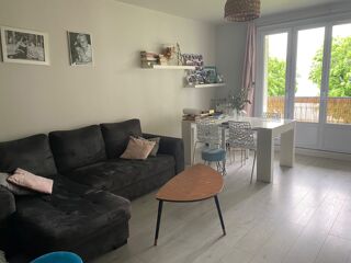  Appartement à louer 3 pièces 76 m²