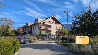 Vente Appartement T4 vendu loué, avec ascenceur et terrasse: Yenne Yenne