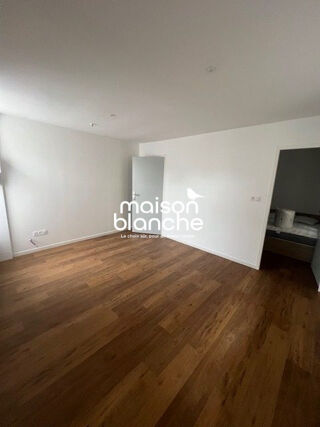  Appartement à louer 2 pièces 37 m²