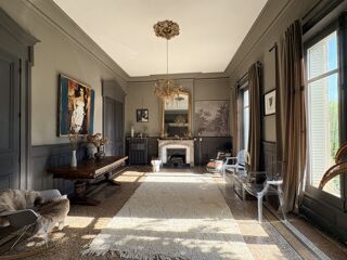  Propriété/château à louer 8 pièces 300 m²