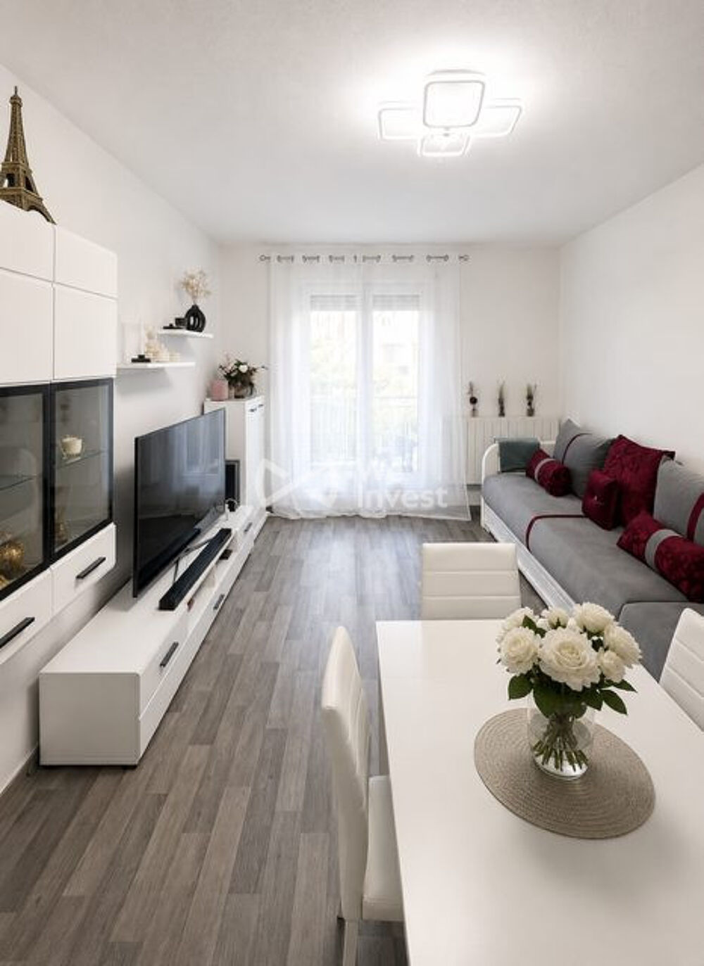 appartement trois pièces avec deux balcons