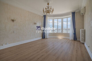  Appartement à louer 5 pièces 134 m²