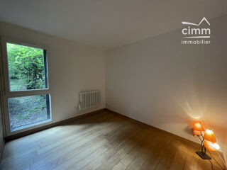  Appartement à louer 4 pièces 85 m²