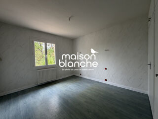  Maison à louer 6 pièces 132 m²