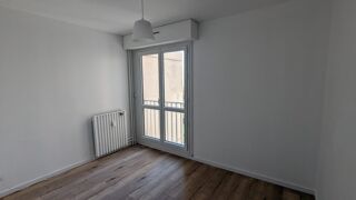  Appartement à louer 2 pièces 65 m²