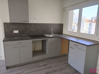  Appartement à louer 2 pièces 46 m²