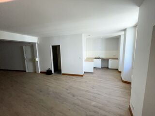  Appartement à louer 4 pièces 103 m²