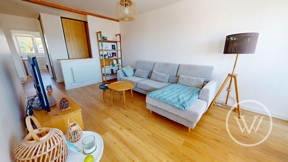 Beau T4 en dernier étage avec vue, balcon et garage