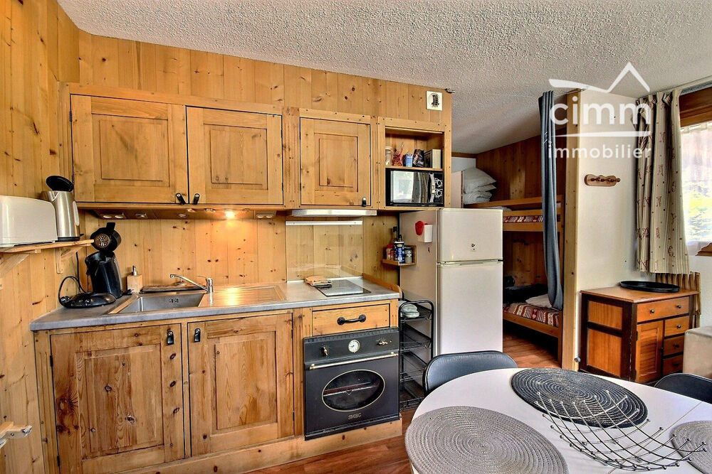 A VENDRE LES CARROZ D'ARACHES 74300 STUDIO + 1 PLACE DE PARKING