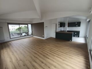  Appartement à louer 4 pièces 98 m²