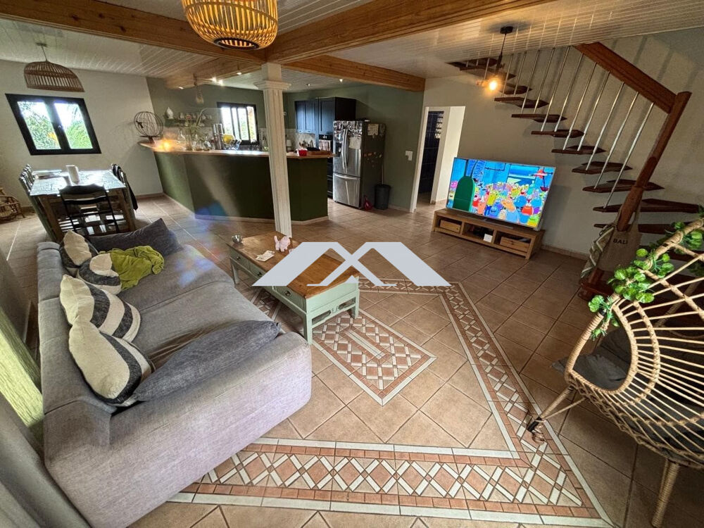 Villa F7 avec piscine + dépendance- Ravine des Cabris