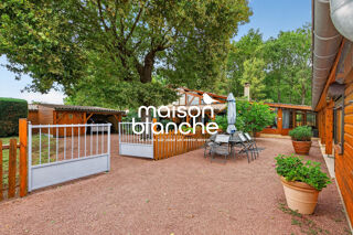  Maison à vendre 14 pièces 422 m²