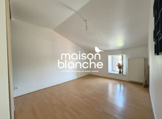  Appartement à louer 3 pièces 68 m²