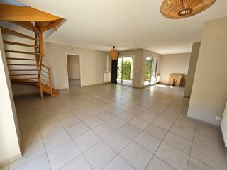  Maison à louer 5 pièces 119 m²