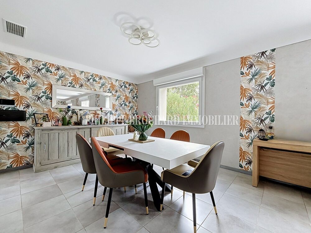 Vente Maison beaux volumes sur grand terrain Saint florent des bois