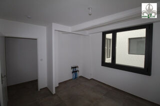  Appartement à louer 4 pièces 84 m²