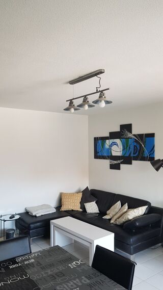 Appartement � louer 3 pi�ces 72 m� Marseille