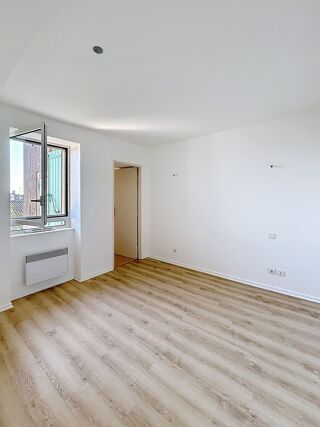  Appartement à louer 2 pièces 43 m²