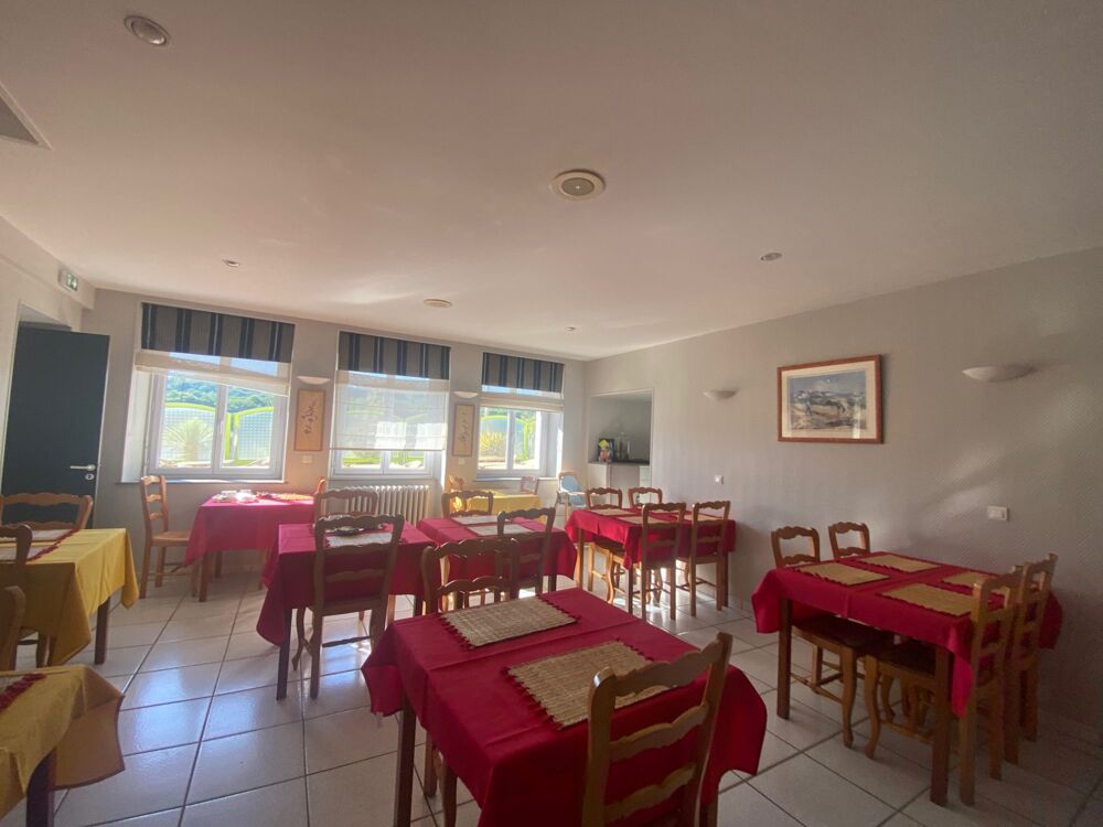   Murs et Fonds d'un hôtel/restaurant proche de LIMOGES ! Bessines-sur-gartempe