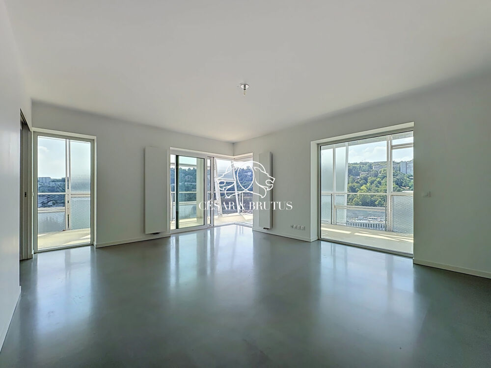 Vente Appartement SUPERBE APPARTEMENT AVEC TERRASSE ET GARAGE À LA TOUR YCONE Lyon 2