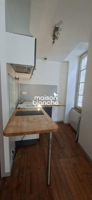 Appartement à louer 2 pièces 27 m²