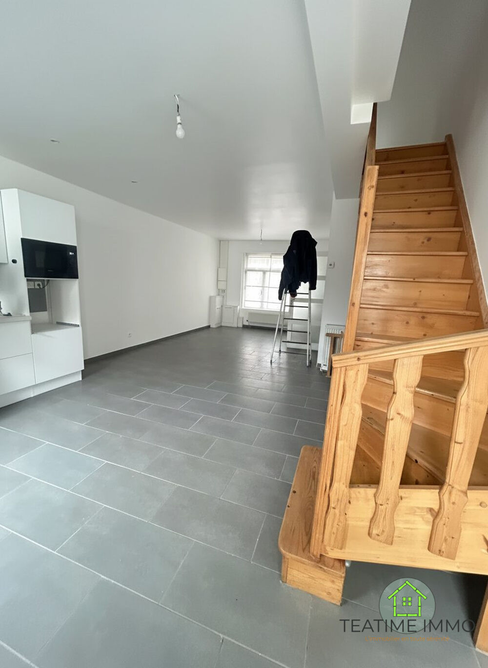 Maison rénovée avec terrasse  Prête à vivre, idéale prem