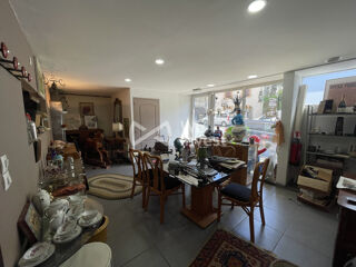 Immeuble à vendre 702 m²
