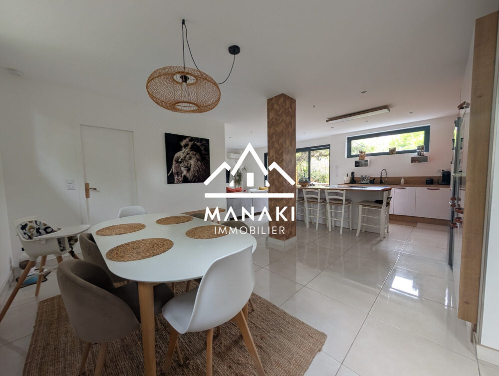 CHARMANTE MAISON ENTIEREMENT RÉNOVÉE AVEC 3 CHAMBRES, UN BUREA