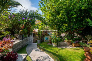  Maison � vendre 8 pi�ces 196 m�