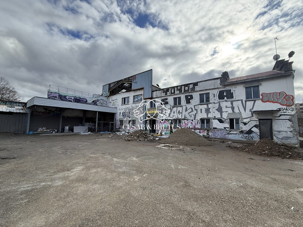   BÂTIMENT À VENDRE Décines-charpieu