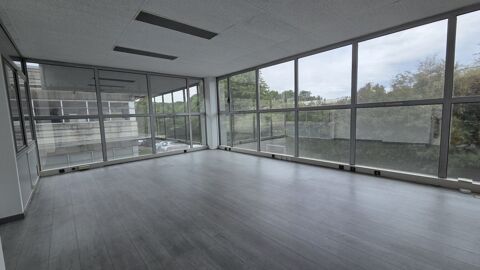   Bureau climatisé 28 m² – Ville Active Nîmes – Parking – 