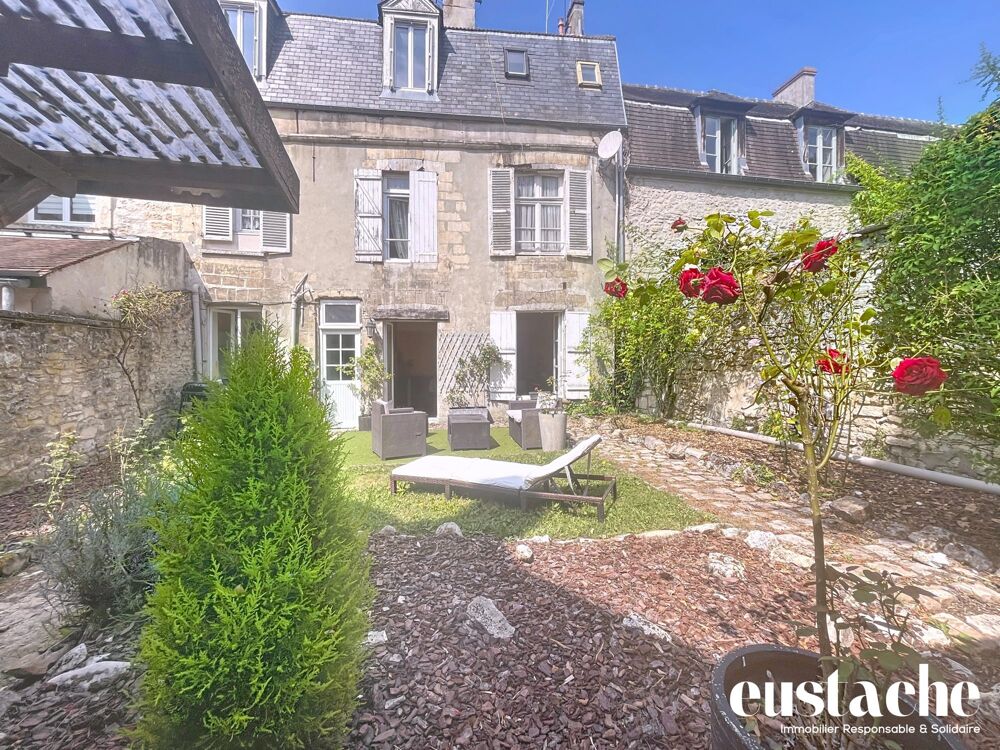 SENLIS intra-muros -Charmant ensemble immobilier de caractère !