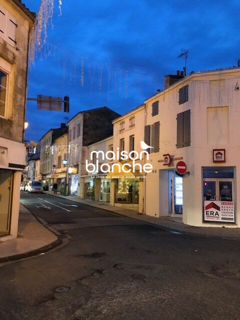 LOCAL COMMERCIAL + APPARTEMENT 3 CHAMBRES 203300 17700 Surg�res