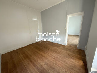  Appartement à louer 3 pièces 84 m²