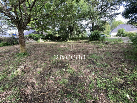   Terrain constructible dans le bourg 